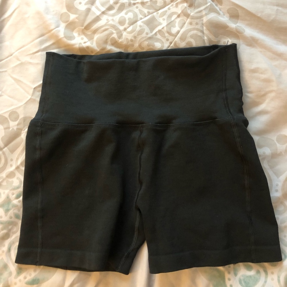 Alphalete Revival Shorts - Black size Small